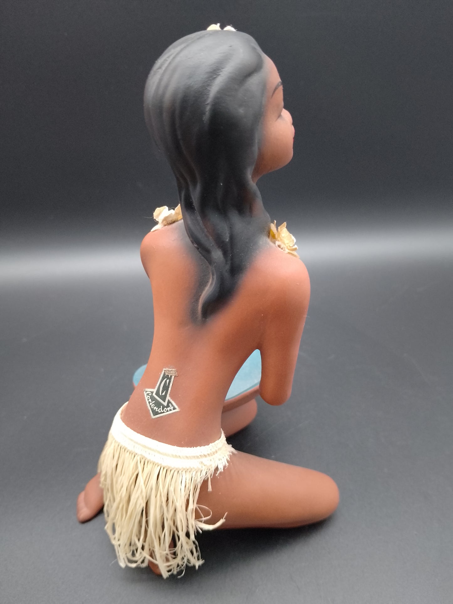 Cortendorf Hawai Frau Mädchen mit Bastrock und Schale