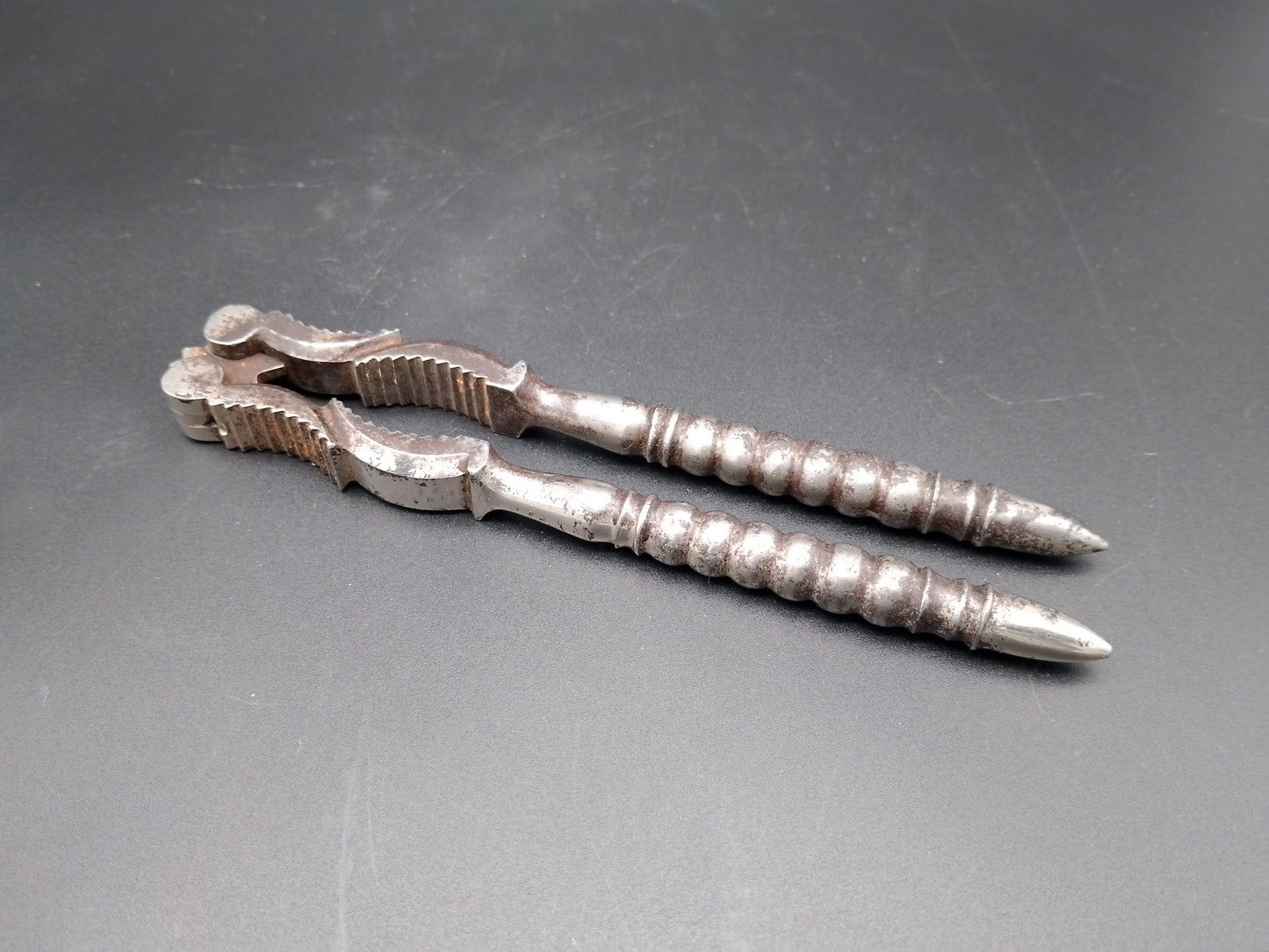 Nussknacker Metall - Zange - doppelfunktional 1930er