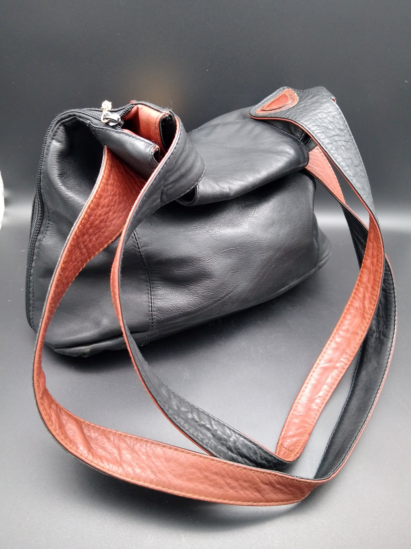 Lederhandtasche von Fancy schwarz mit hellbraun Aplikationen