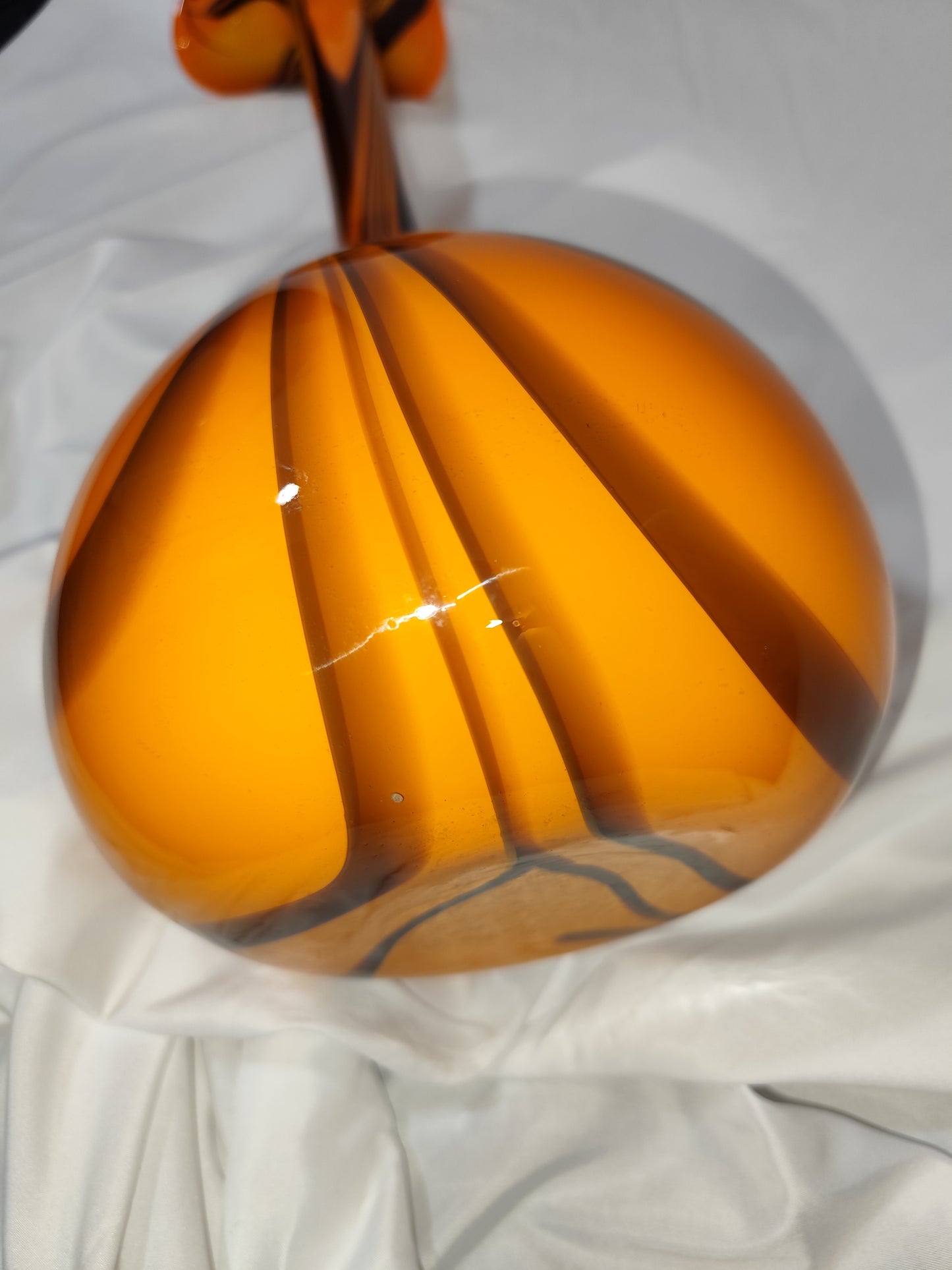 Bodenvase Form Calla-Lilie - Florence Vase orange, schwarz und braun.