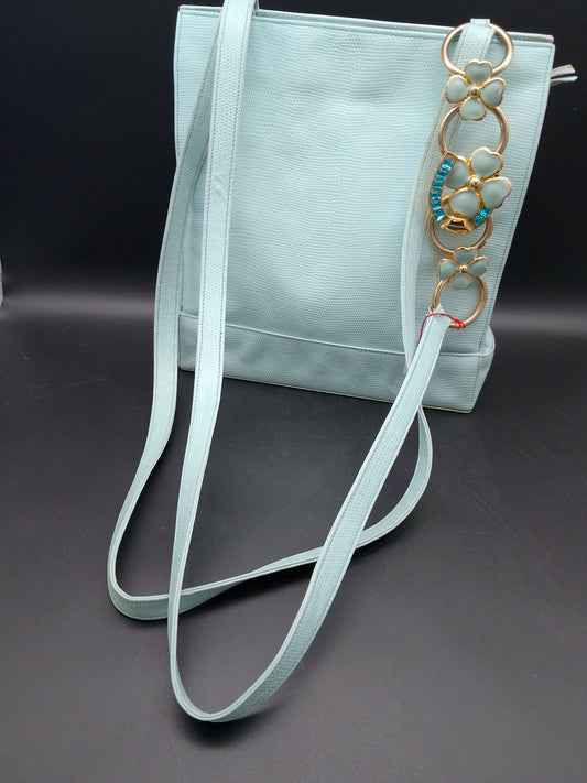 Gianni Versace Lederhandtasche in hellblau Reptildruck mit Hufeisen und kleeblatt