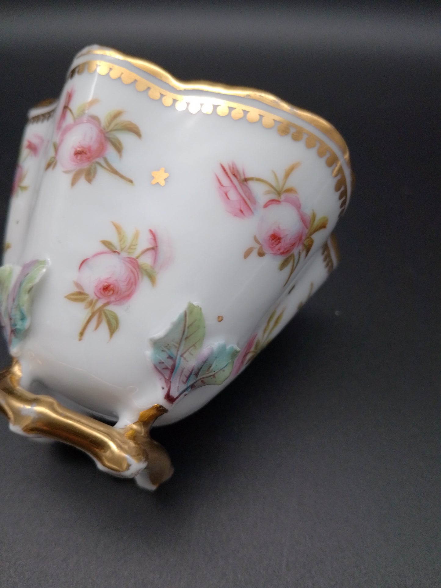 Moccatsse plus Konfektschälchen mit Röschendekor plus Golddekor