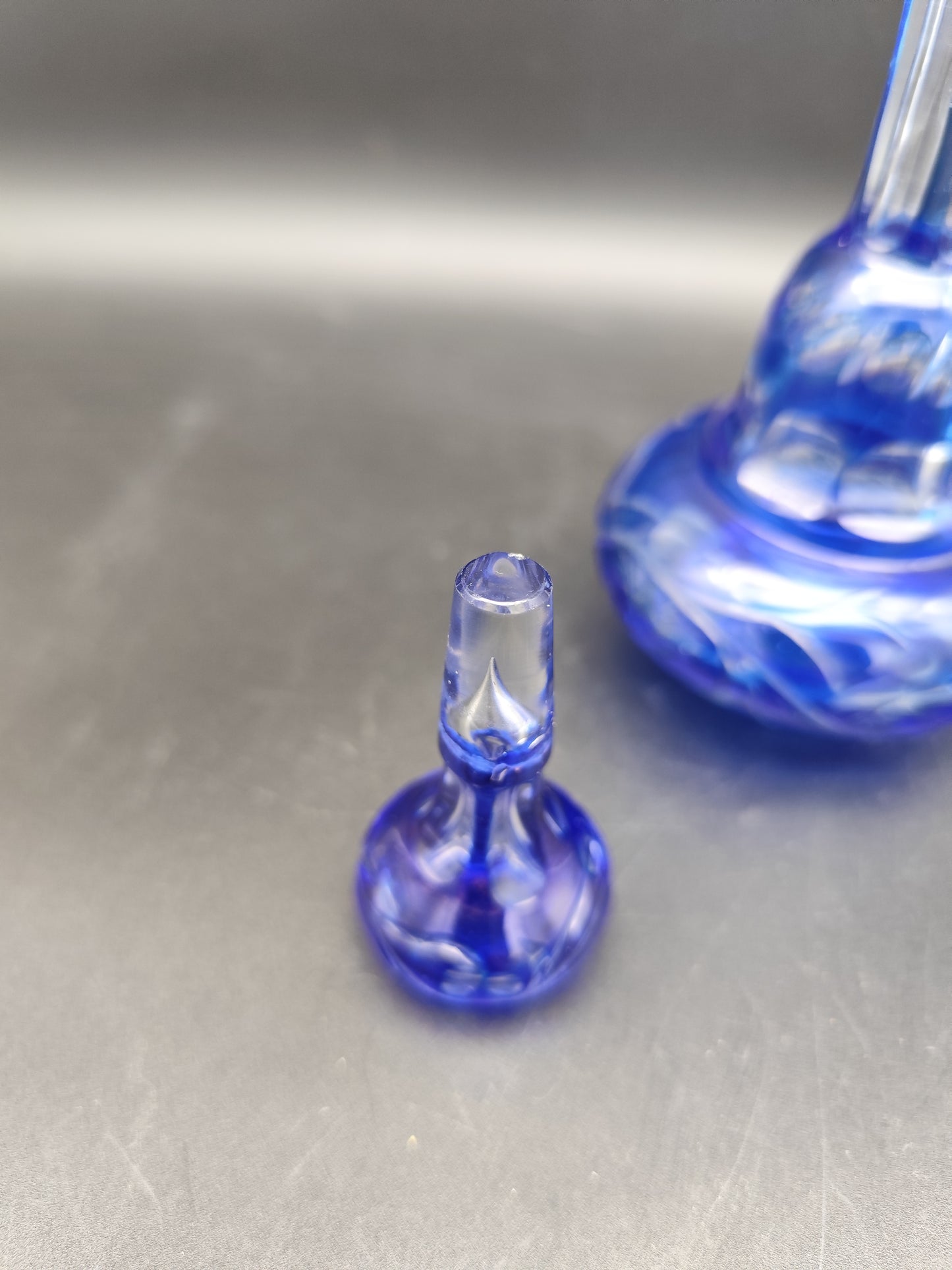 Kleine böhmische kobaltblaue Karaffe Bleikristal geschliffen