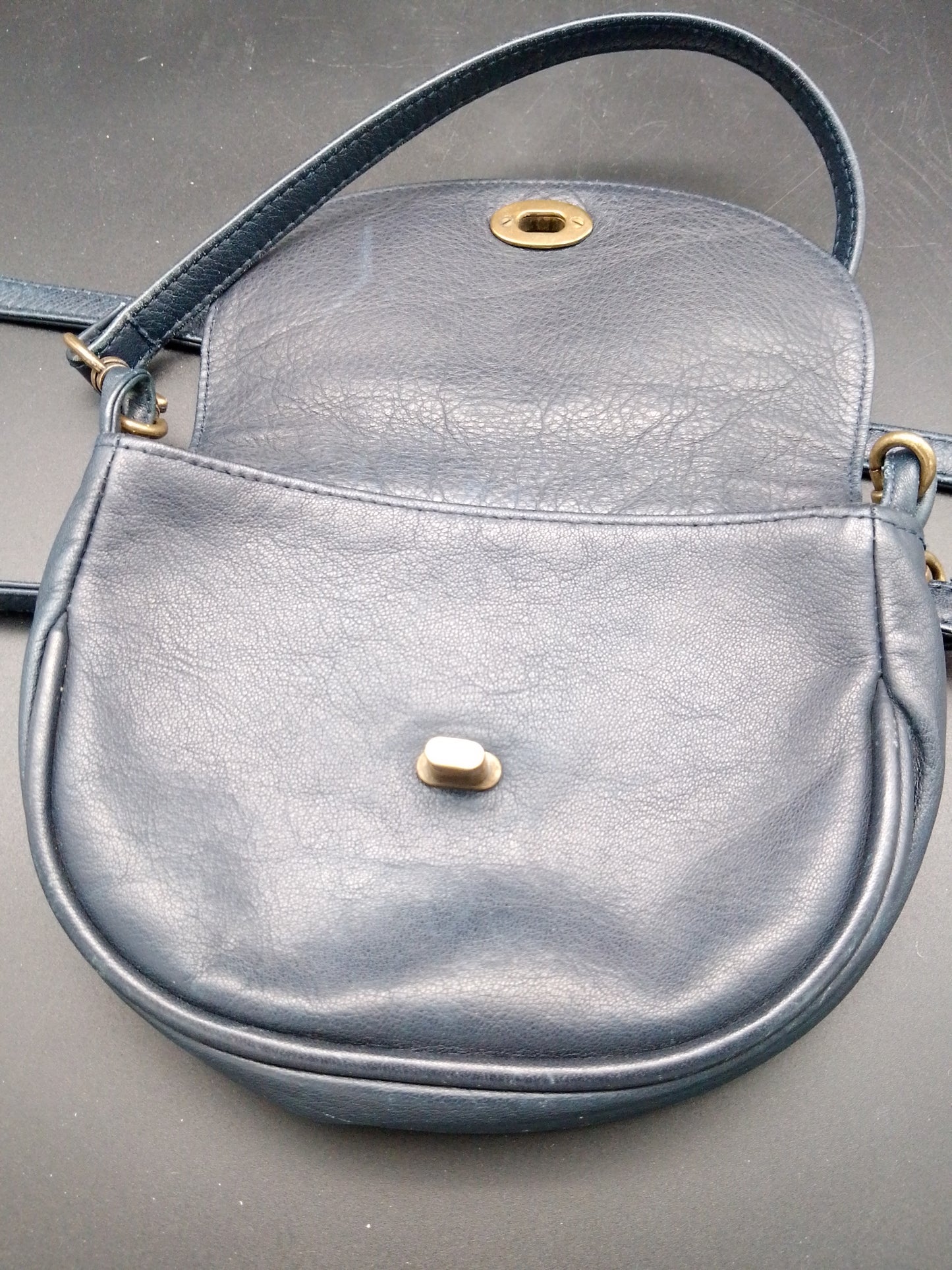 Bree Tasche blauschwarz (klein)