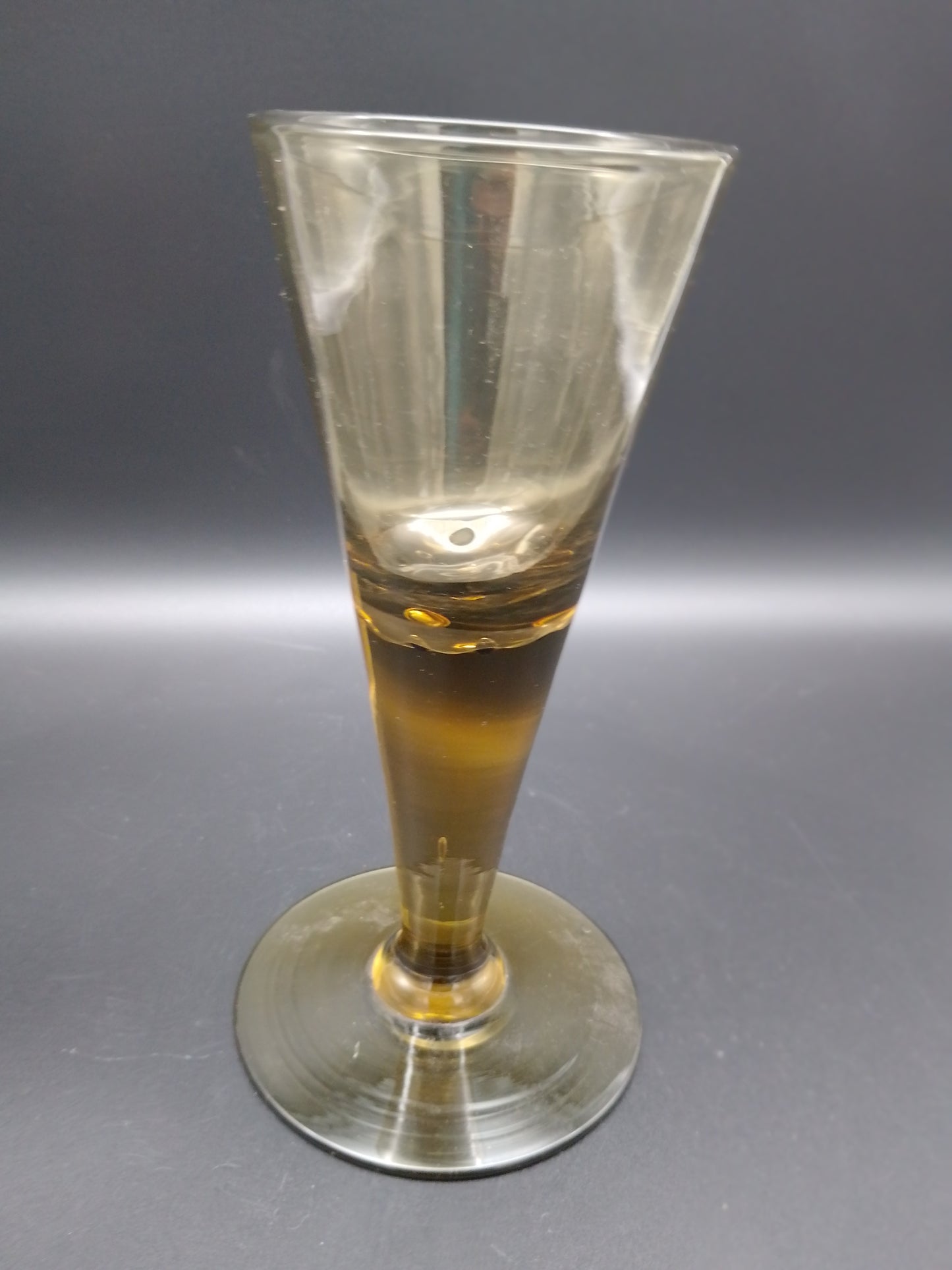 Wein Sektgläser Josephinenhütte der Serie Hedwig in Petersdorf im Riesengebirge