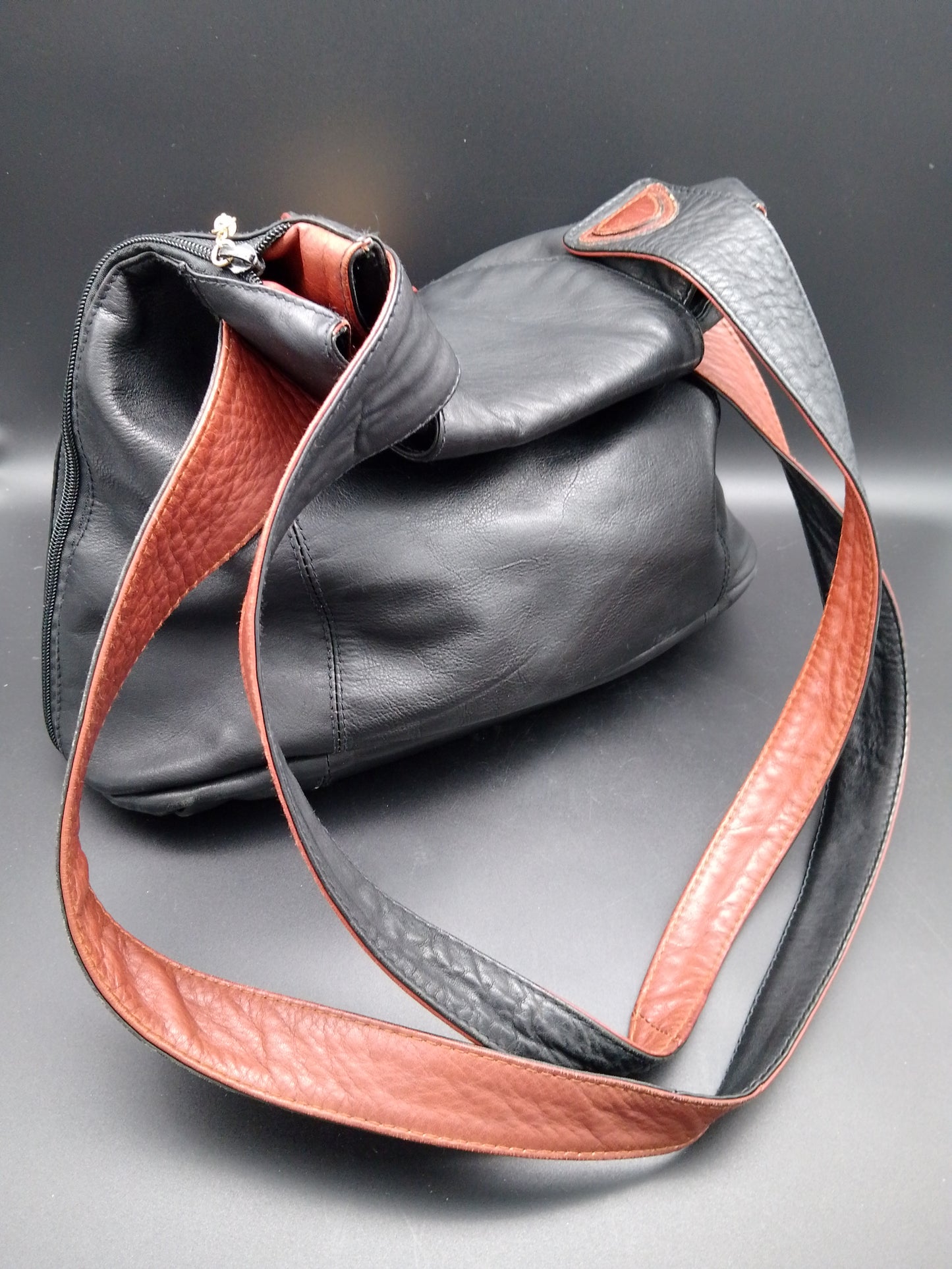 Lederhandtasche von Fancy schwarz mit hellbraun Aplikationen